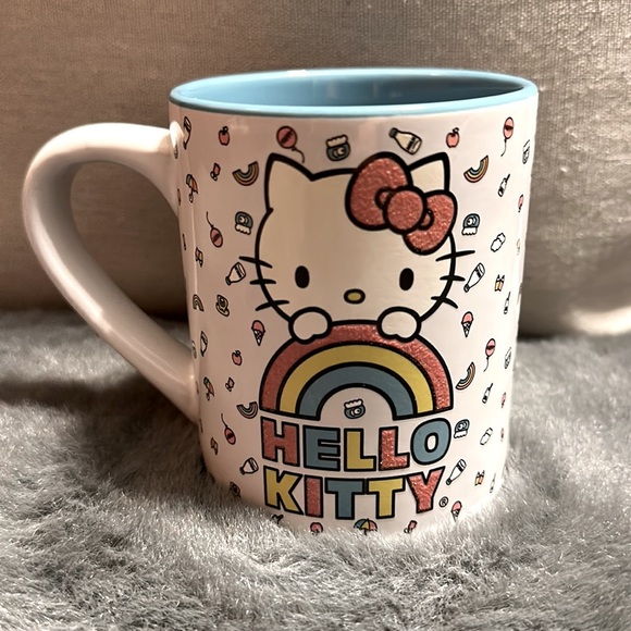 New Hello Kitty Mug - Picture 2 of 3